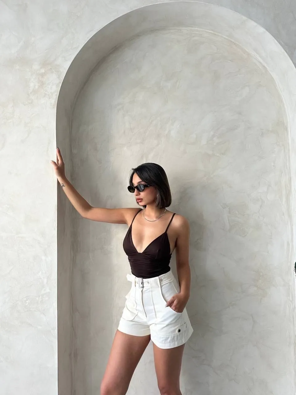 Kemer detaylı gabardin şort krem s25289 — görsel 2 · WF362352VX