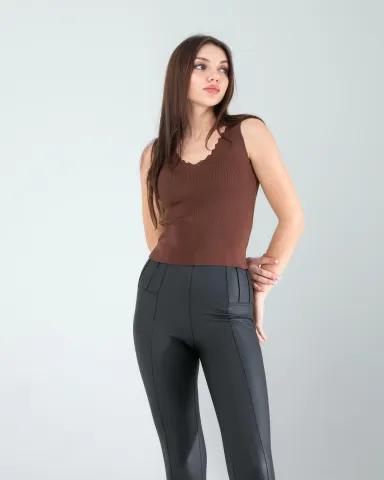 Acı Kahve Merdiven Yaka Kalın Askı Crop Bluz — görsel 1